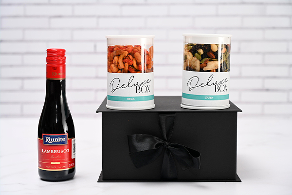 Kit lambrusco mini y mix de snacks caja delux